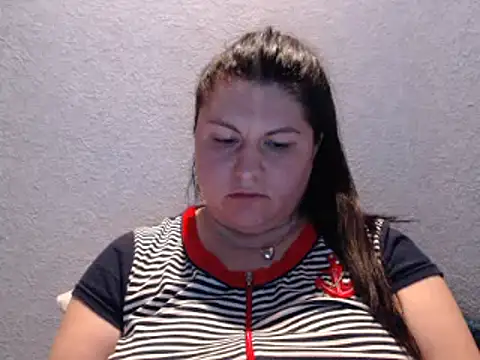 KiraSwee online show from September 25, 2025, 4:43 pm