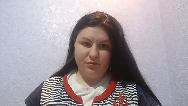 KiraSwee online show from December 1, 2025, 5:18 pm