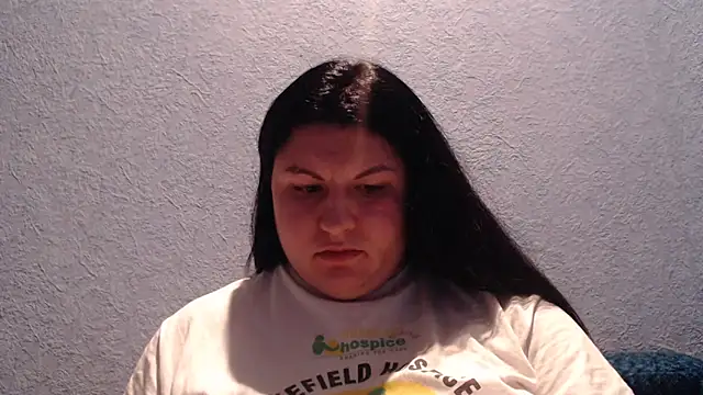 KiraSwee online show from December 17, 2025, 7:53 pm