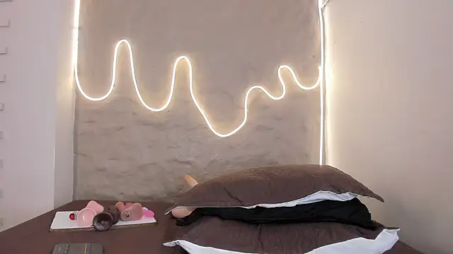 Demy Ruiz online show from October 8, 2025, 3:04 am