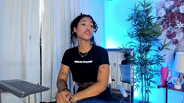 Alissemasiel online show from June 10, 2026, 7:13 pm