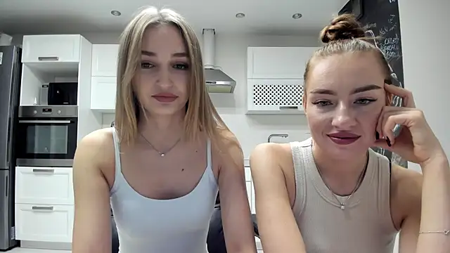 Snapshot of lisenok chatting on October 15, 2025, 8:53 pm lisenok online show from October 15, 2025, 8:53 pm