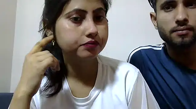 Queen Couple online show from March 4, 2025, 4:17 am