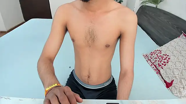 Queen Couple online show from March 12, 2026, 5:46 am