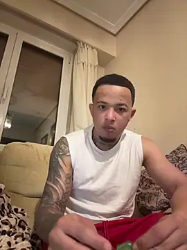 yeiyei oficial online show from April 12, 2026, 3:11 am