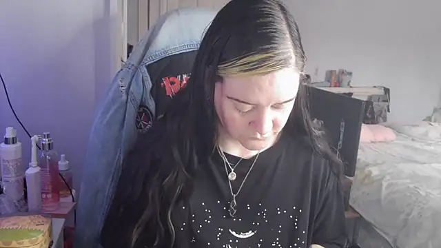 AureliaXOX online show from September 17, 2025, 10:39 am