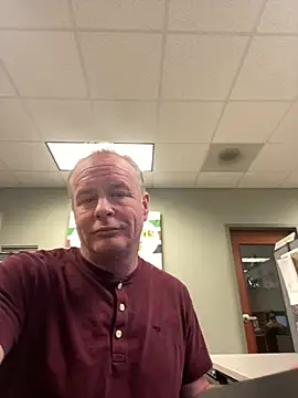 Snapshot of hintly chatting on March 17, 2026, 9:18 pm hintly online show from March 17, 2026, 9:18 pm