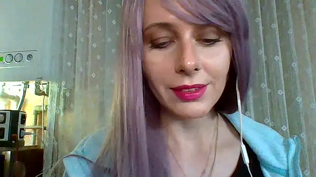 LuminousLady online show from February 17, 2025, 10:47 pm