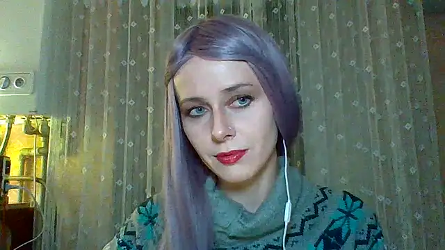 LuminousLady online show from February 25, 2025, 7:03 pm