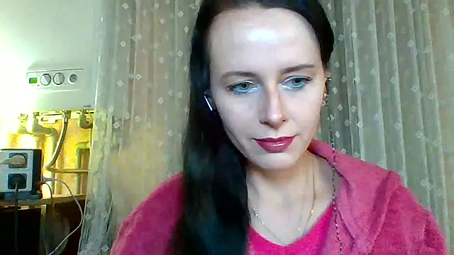 LuminousLady online show from March 17, 2025, 6:11 pm