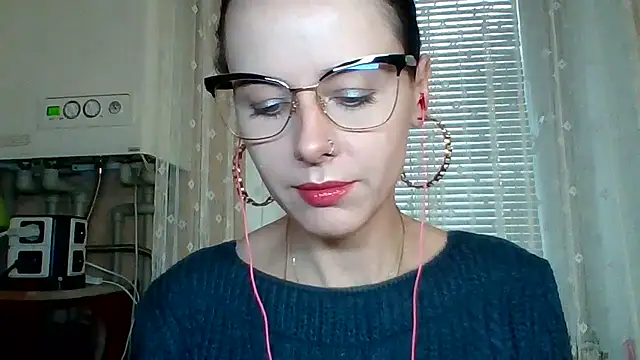 Snapshot of LuminousLady chatting on September 30, 2025, 7:24 am LuminousLady online show from September 30, 2025, 7:24 am