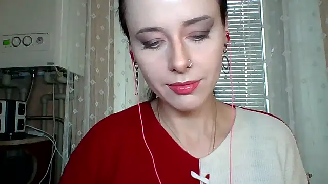 Snapshot of LuminousLady chatting on October 2, 2025, 7:26 am LuminousLady online show from October 2, 2025, 7:26 am