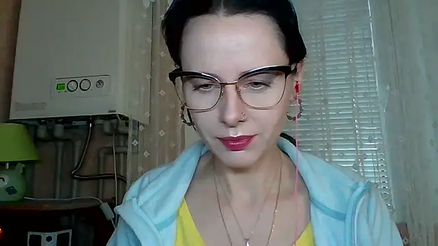 Snapshot of LuminousLady chatting on October 9, 2025, 7:28 am LuminousLady online show from October 9, 2025, 7:28 am