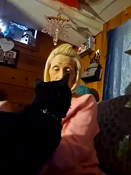 Snapshot of beautifulme23 chatting on February 2, 2025, 8:08 pm beautifulme23 online show from February 2, 2025, 8:08 pm