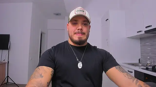 ZackMasterss online show from December 17, 2025, 10:49 pm