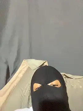 tunenarica22 online show from October 3, 2025, 3:53 pm