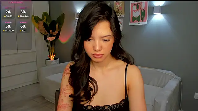 RikoAsada online show from November 13, 2025, 7:18 am