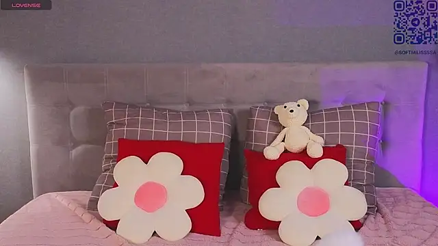 soft babe online show from May 12, 2026, 8:28 pm