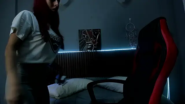 Alektra bryce online show from February 17, 2025, 7:42 pm