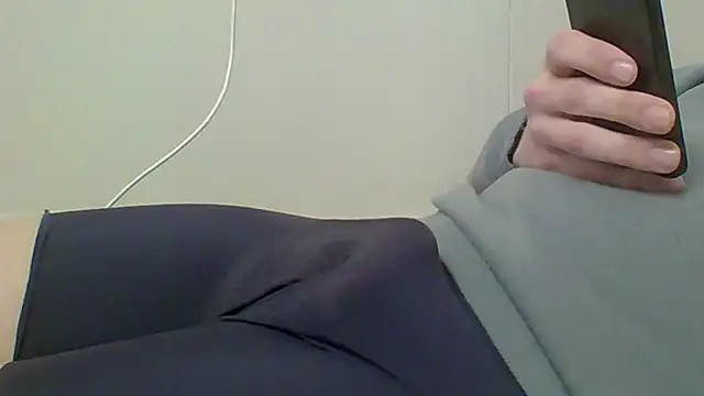 j3sp3r930 online show from March 13, 2025, 5:39 pm