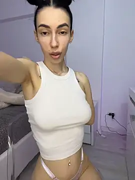 Snapshot of Celine_Roxelle chatting on March 9, 2026, 9:41 pm Celine Roxelle online show from March 9, 2026, 9:41 pm