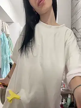 Snapshot of Celine_Roxelle chatting on March 12, 2026, 4:02 pm Celine Roxelle online show from March 12, 2026, 4:02 pm