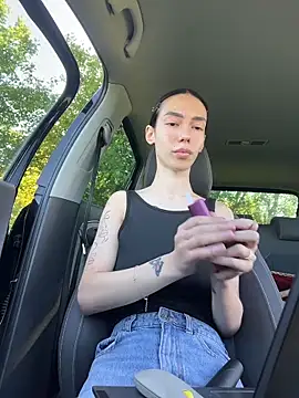 Celine Roxelle online show from May 14, 2026, 2:57 pm
