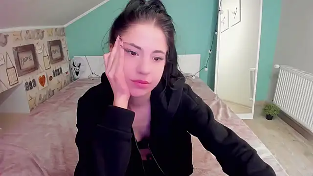 MalibuGirl  online show from February 11, 2025, 2:46 am