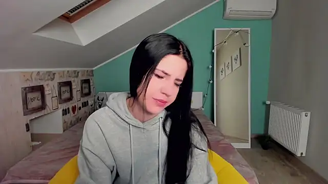 MalibuGirl  online show from February 12, 2025, 7:56 pm