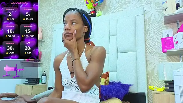 dafnnelewis online show from June 19, 2026, 11:25 am