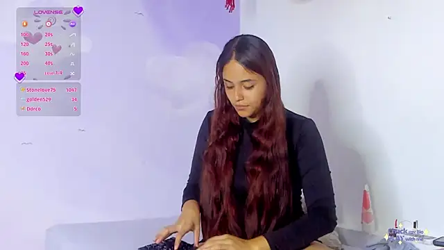 Maraxrivera online show from February 25, 2025, 6:09 pm