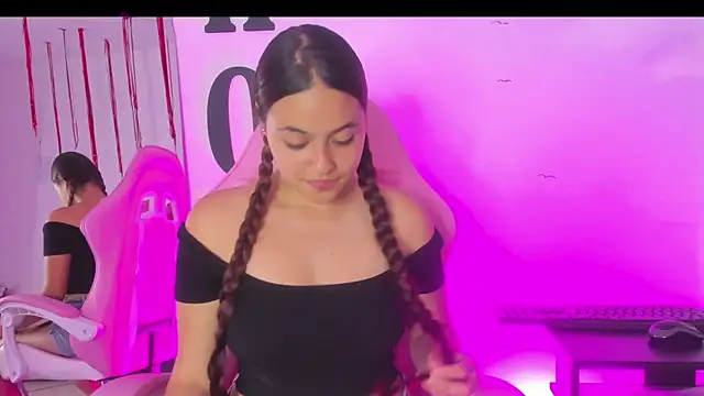 Maraxrivera online show from March 3, 2025, 2:59 pm