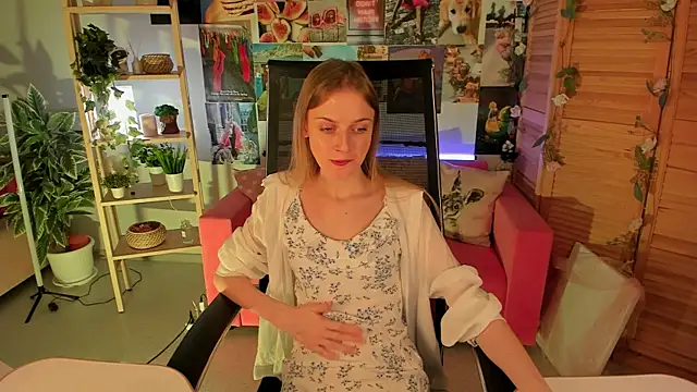 Snapshot of KiraMontoya chatting on March 15, 2025, 9:27 pm KiraMontoya online show from March 15, 2025, 9:27 pm