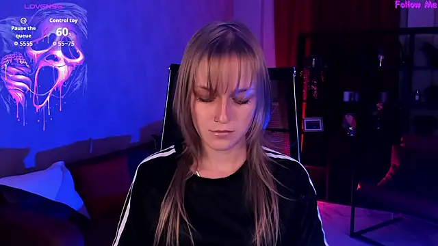 Snapshot of KiraMontoya chatting on September 13, 2025, 5:46 pm KiraMontoya online show from September 13, 2025, 5:46 pm