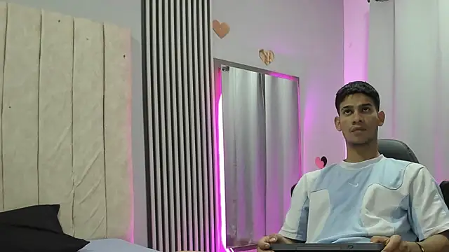 ANDRES STUD online show from November 5, 2025, 4:23 am