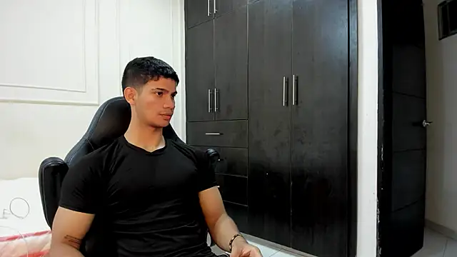 ANDRES STUD online show from April 6, 2026, 3:59 am