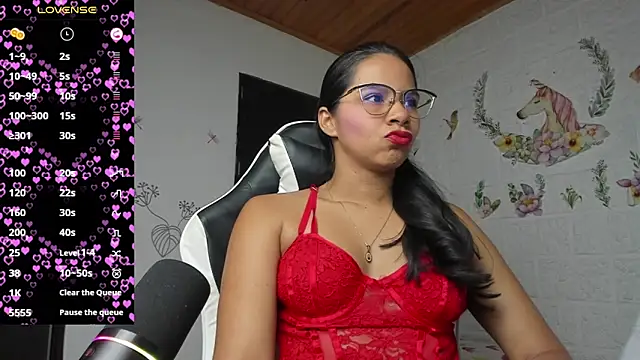 alisson hoffman05 online show from July 23, 2026, 11:24 pm