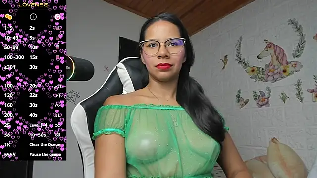alisson hoffman05 online show from July 28, 2026, 11:04 pm