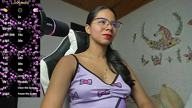 alisson hoffman05 online show from August 1, 2026, 3:22 pm
