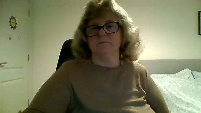 NoraJohnson6 online show from February 4, 2026, 8:31 am