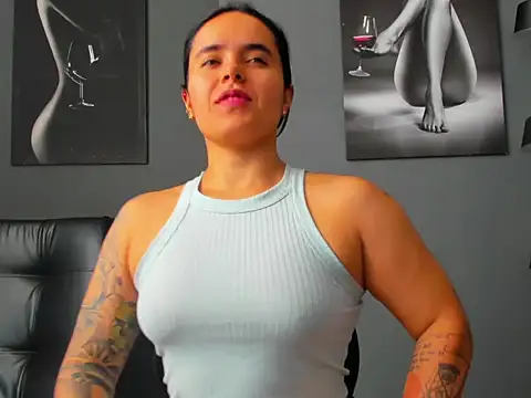 karlyjons12 online show from January 9, 2026, 4:10 pm