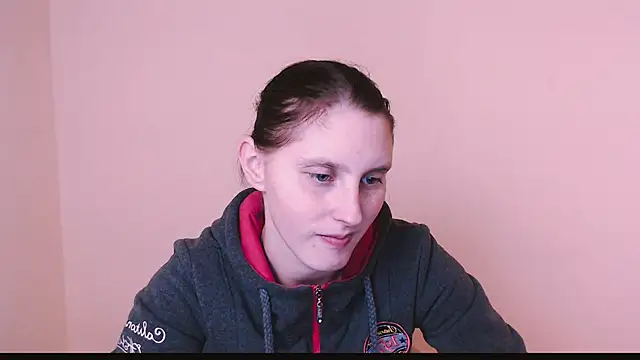 Snapshot of AdrianaRich_ chatting on February 18, 2025, 8:05 am AdrianaRich online show from February 18, 2025, 8:05 am