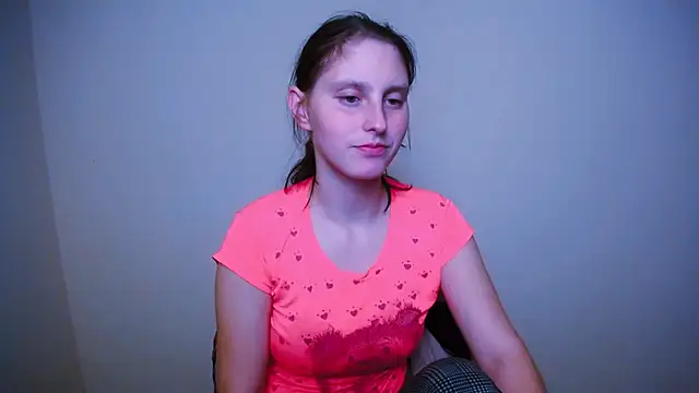 Snapshot of AdrianaRich_ chatting on March 5, 2025, 8:32 am AdrianaRich online show from March 5, 2025, 8:32 am