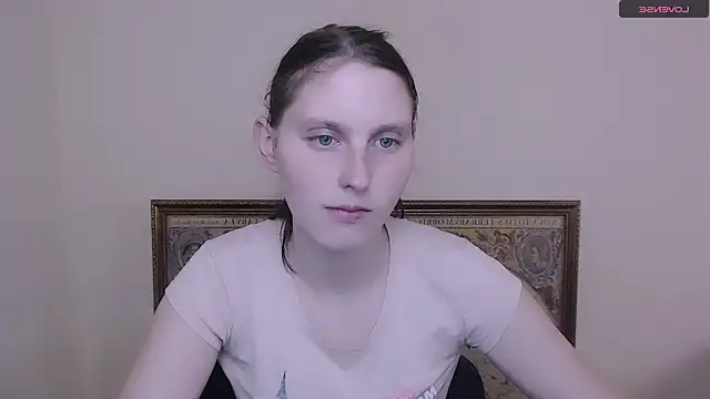 Snapshot of AdrianaRich_ chatting on March 17, 2025, 7:13 am AdrianaRich online show from March 17, 2025, 7:13 am