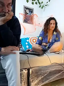 jeans and emma online show from October 17, 2025, 3:53 am