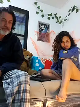 jeans and emma online show from October 30, 2025, 1:51 am