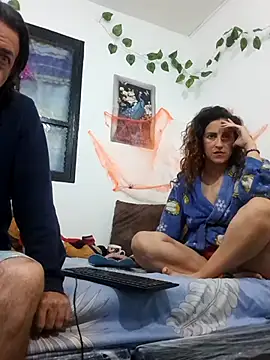 jeans and emma online show from November 3, 2025, 3:30 am