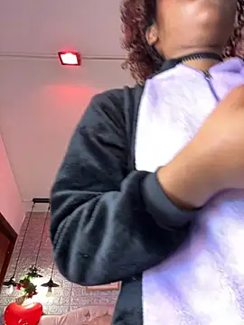 tylla  online show from March 13, 2025, 10:47 am