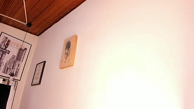 tylla  online show from December 21, 2025, 4:08 am