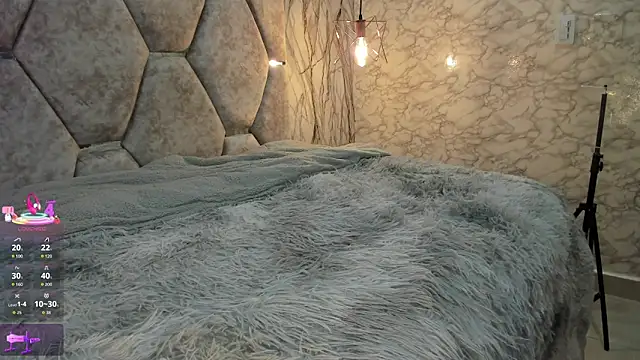 IVISBOUNCYASS online show from May 16, 2026, 1:21 pm